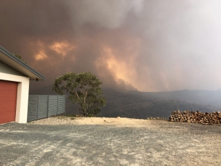 Clear Range Fire, from Mt Livingstone Road